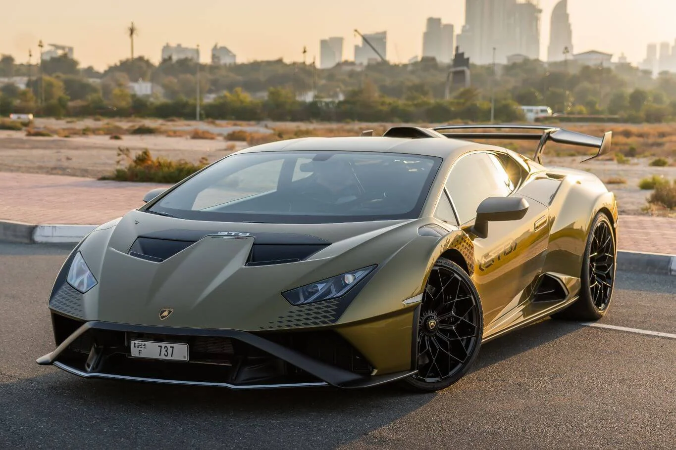 How to Rent a Sports Car in Dubai: Experience Luxury and Thrill - Seven Luxury Cars Rental IN DUBAI