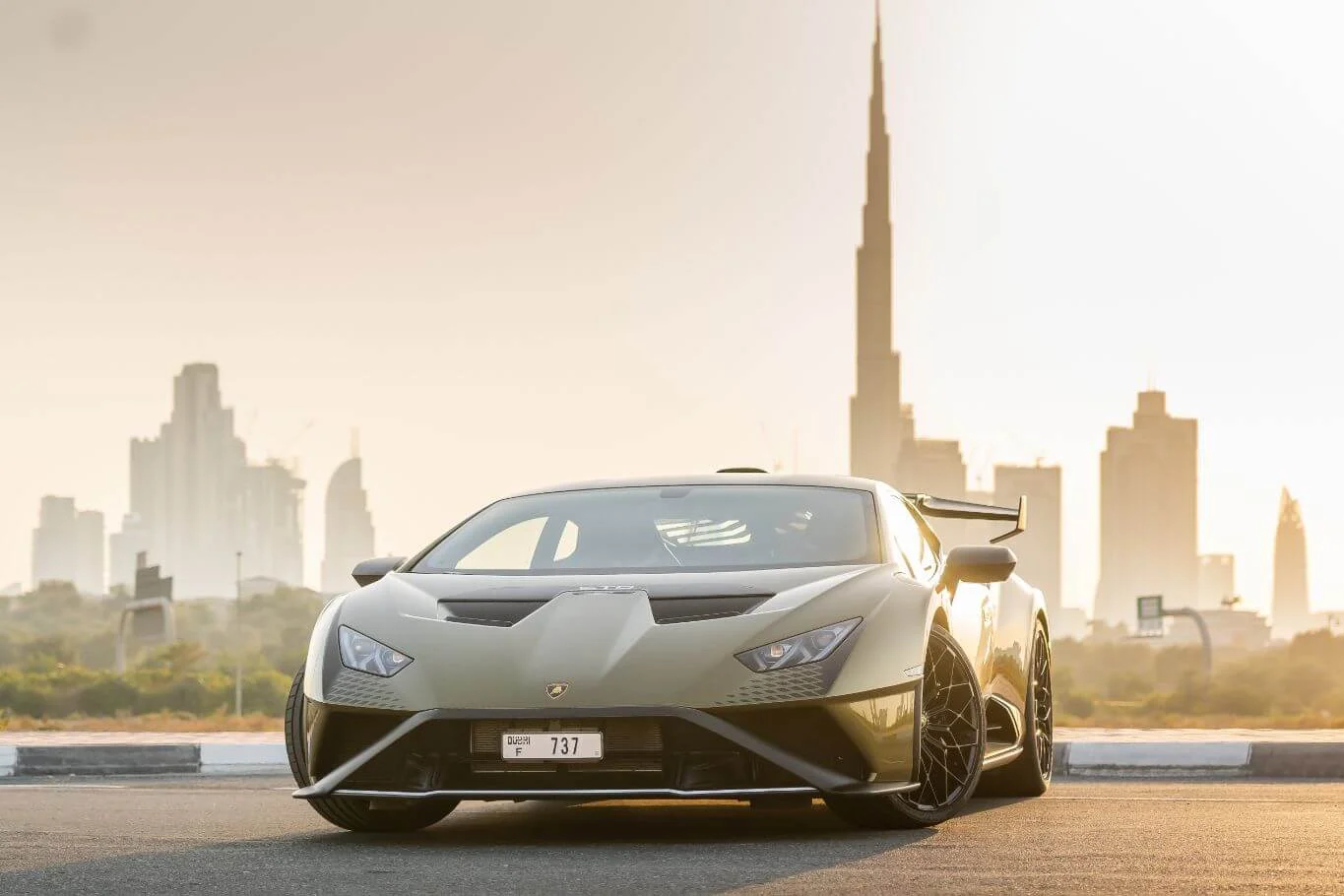How to Rent a Sports Car in Dubai: Experience Luxury and Thrill - Seven Luxury Cars Rental IN DUBAI