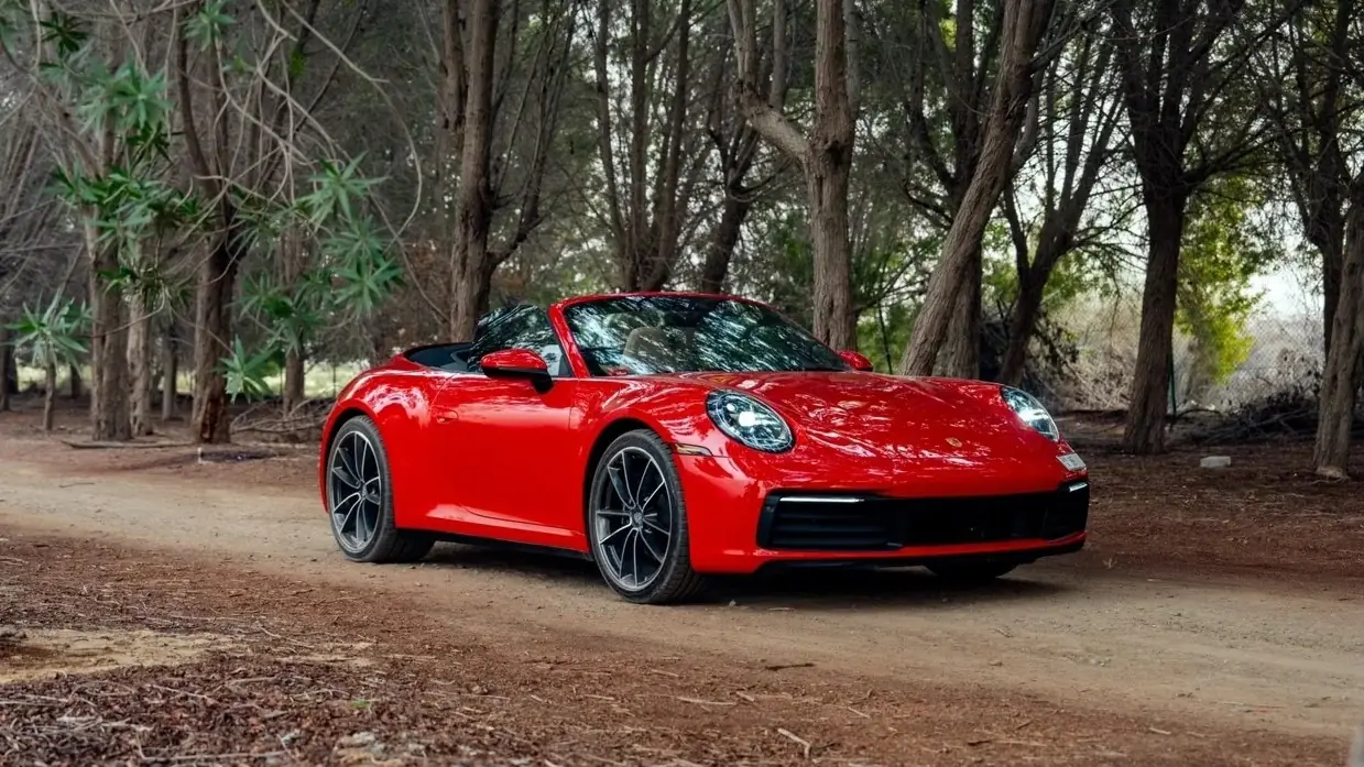 Driving in Luxury: Rent a Porsche 911 for an Unforgettable Dubai Experience