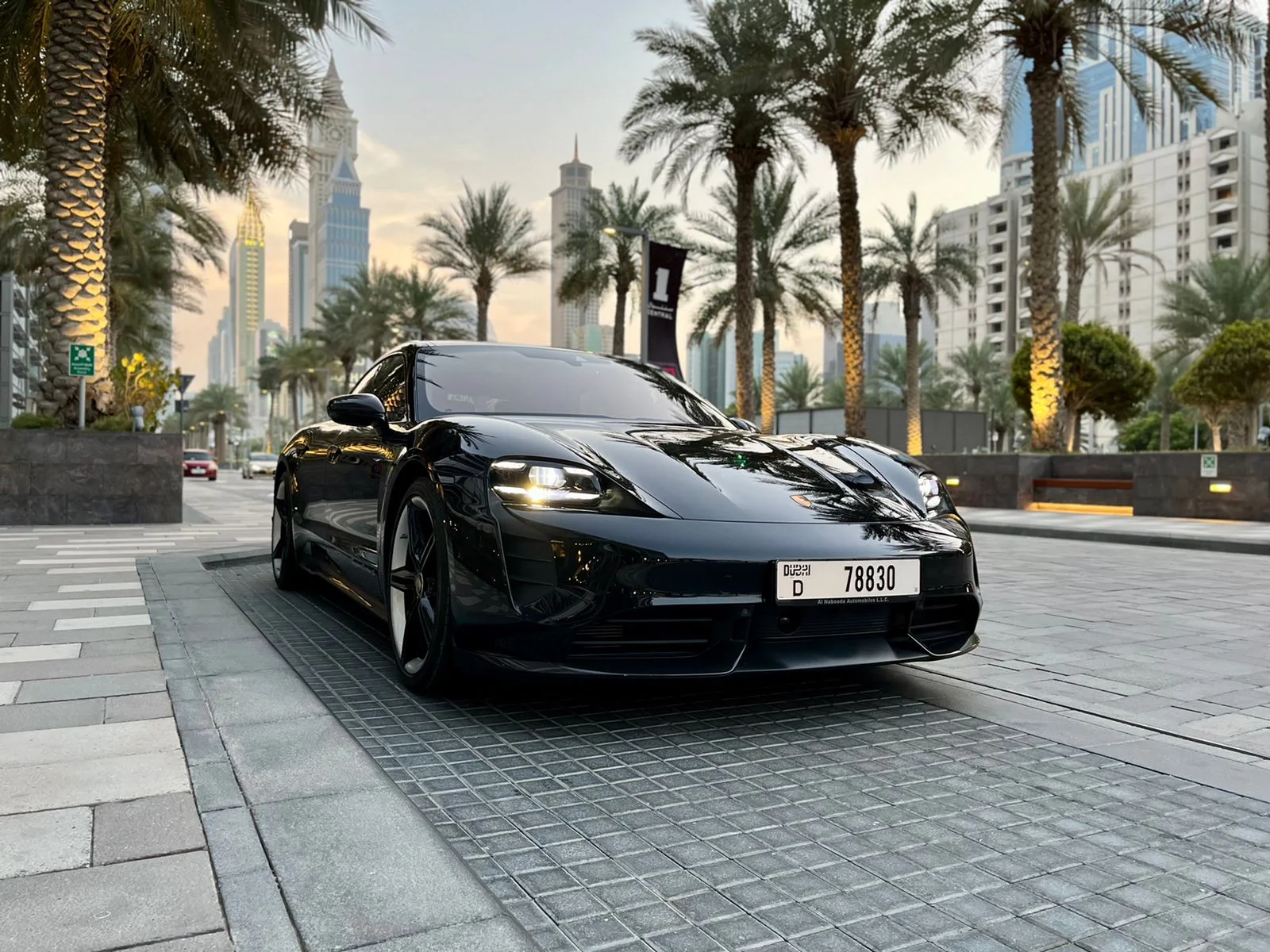 Exploring Family-Friendly Attractions in Dubai with a Luxury Car Rental - Seven Luxury Car Rental